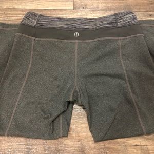 Lululemon cropped yoga pants